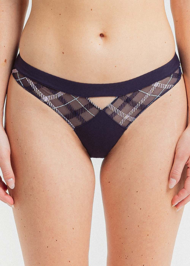 String Louisa Bracq